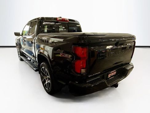 Used 2024 Chevrolet Colorado Z71 w/ Z71 Convenience Package 2 AWD/4WD image 8