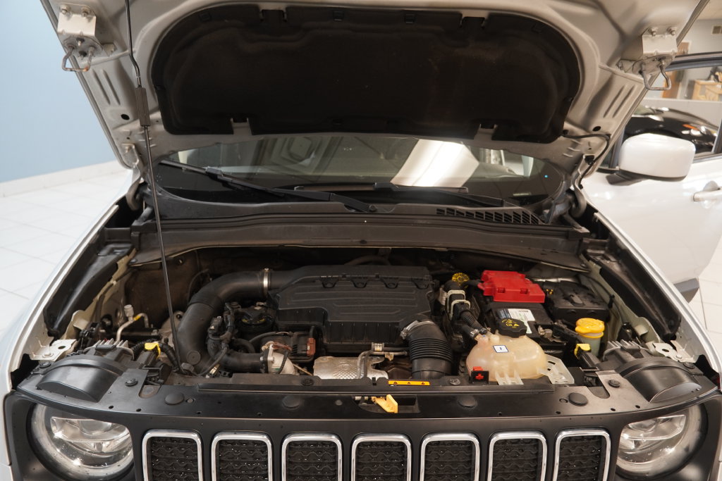 Used 2021 Jeep Renegade Latitude w/ Luxury Group I AWD/4WD image 37