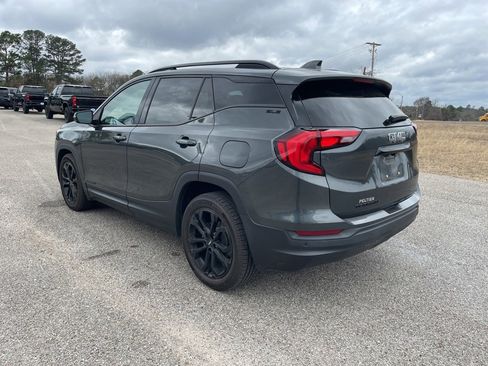 Used 2020 GMC Terrain SLE w/ Driver Convenience Package image 3