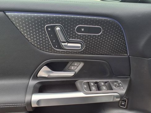 New 2025 Mercedes-Benz GLB 250 4MATIC image 12