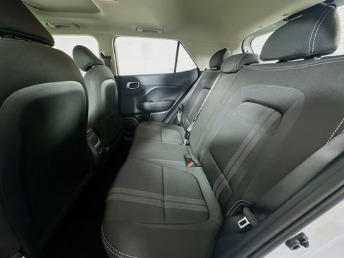 Used 2025 Hyundai Venue SEL image 27