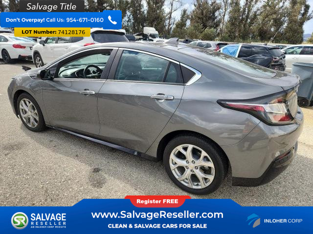 Used 2017 Chevrolet Volt Premier w/ Driver Confidence II Package FWD image 3