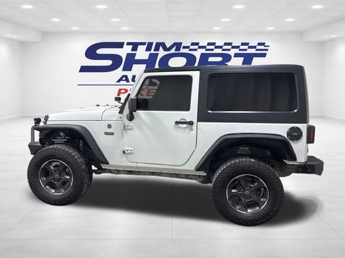 Used 2016 Jeep Wrangler Sahara image 2