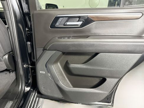 Used 2025 Chevrolet Tahoe Premier RWD image 28