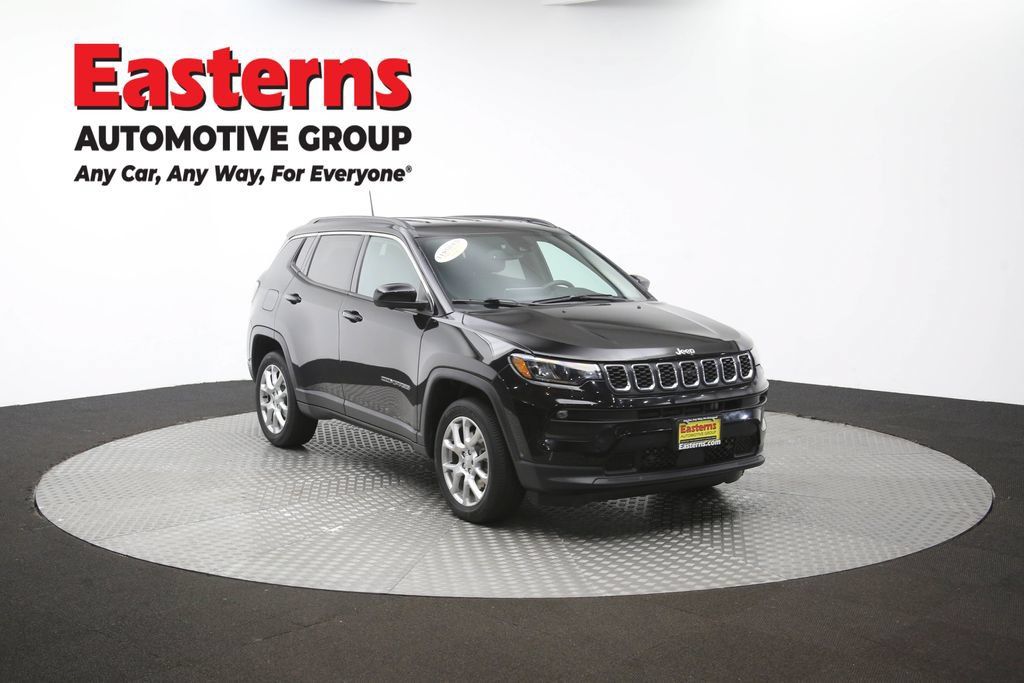 Used 2024 Jeep Compass Latitude AWD/4WD image 48