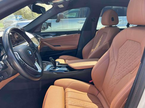 Used 2021 BMW 530i xDrive w/ Premium Package image 20