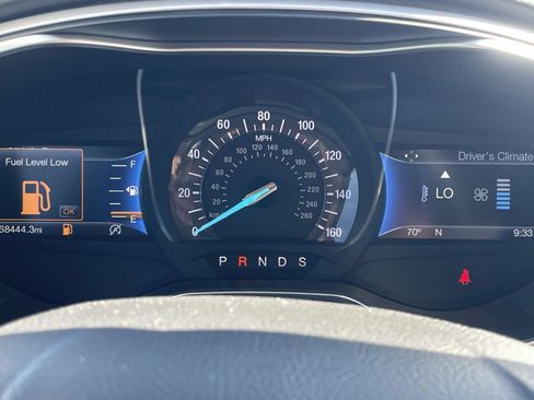 Used 2016 Ford Fusion SE FWD image 25