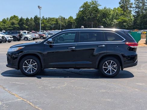 Used 2017 Toyota Highlander XLE AWD/4WD image 5