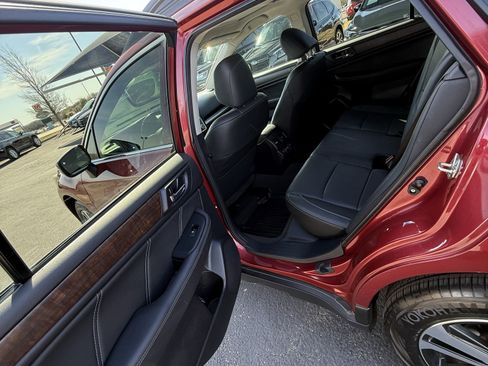 Used 2019 Subaru Outback 3.6R Limited w/ Popular Package #2 image 12