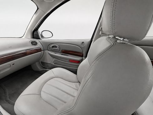 Used 2004 Chrysler 300M FWD image 13