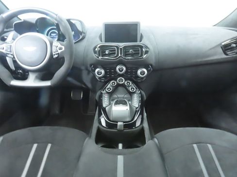 Used 2020 Aston Martin V8 Vantage Coupe image 13