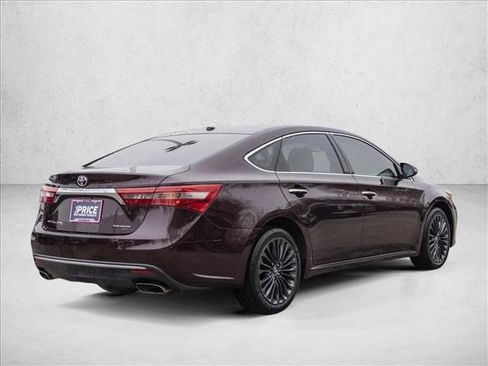 Used 2017 Toyota Avalon Touring image 5