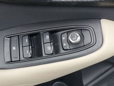 Used 2023 Subaru Outback Premium image 17