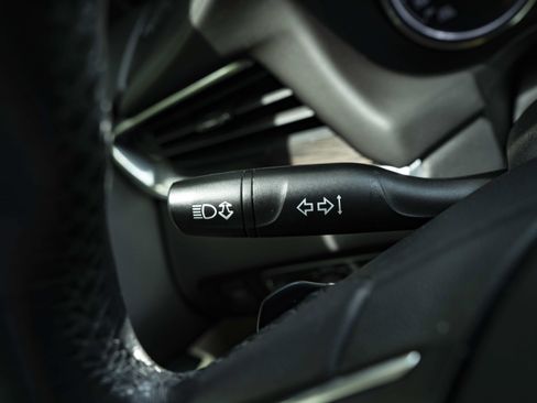 Used 2019 Buick Enclave Essence FWD image 24