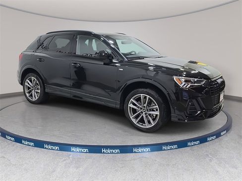 Certified 2025 Audi Q3 2.0T Premium w/ Convenience Package image 5