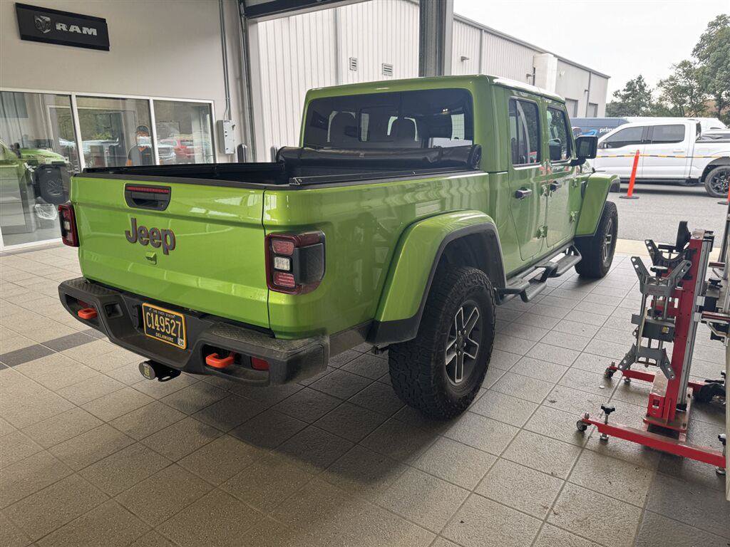 Used 2025 Jeep Gladiator Mojave w/ Convenience Group AWD/4WD image 2