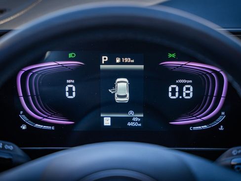 Used 2025 Kia Sportage EX image 23