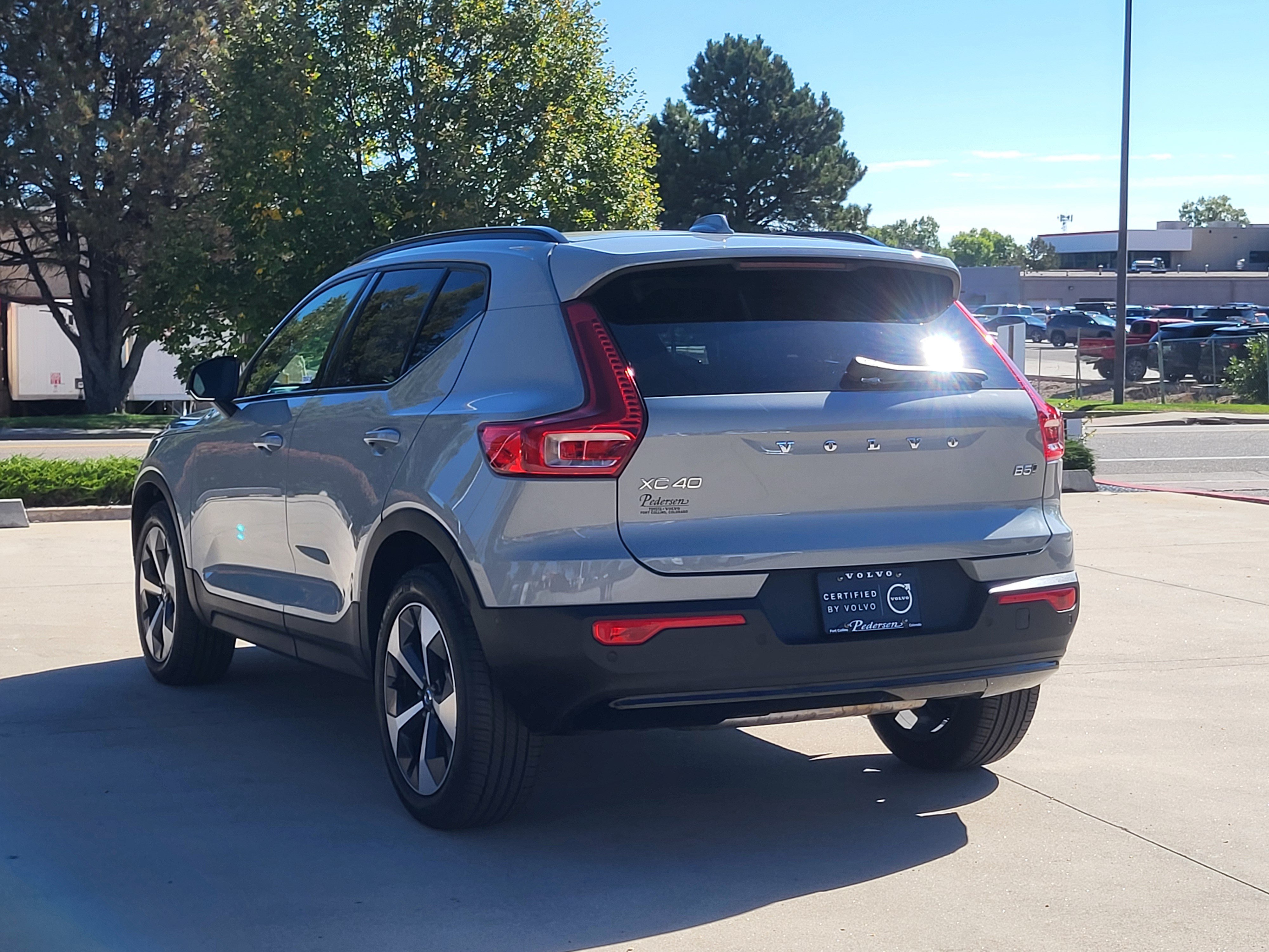 Certified 2026 Volvo XC40 B5 Plus AWD/4WD image 3