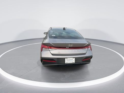 New 2025 Hyundai Elantra Limited image 7