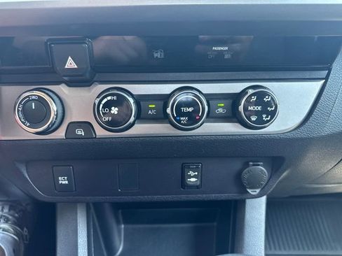 Used 2017 Toyota Tacoma SR5 w/ Tow Package AWD/4WD image 23
