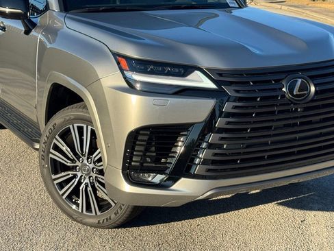 New 2025 Lexus LX 700h Luxury image 6