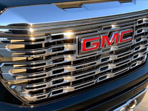 Used 2024 GMC Sierra 1500 Denali w/ Technology Package image 30