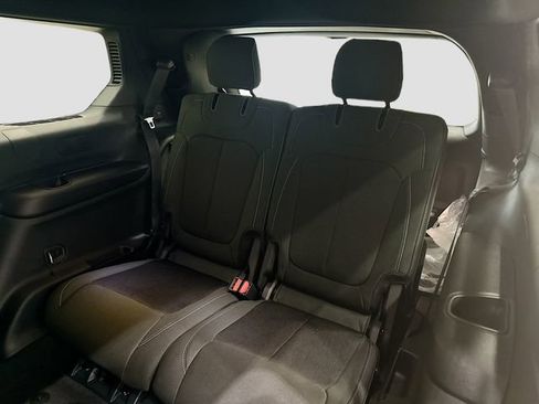 New 2025 Jeep Grand Cherokee L Laredo image 13