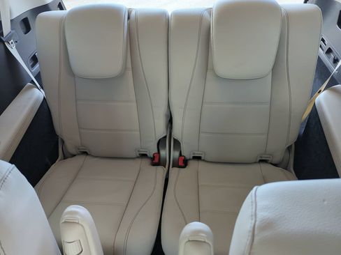Used 2021 Mercedes-Benz GLS 450 4MATIC image 31