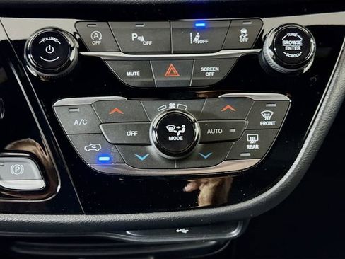 New 2026 Chrysler Voyager LX image 15