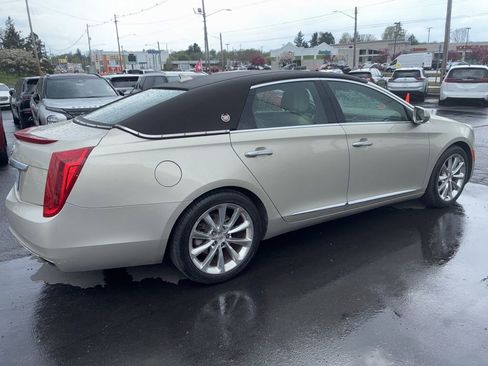 Used 2013 Cadillac XTS Luxury w/ Driver Awareness Package FWD image 4