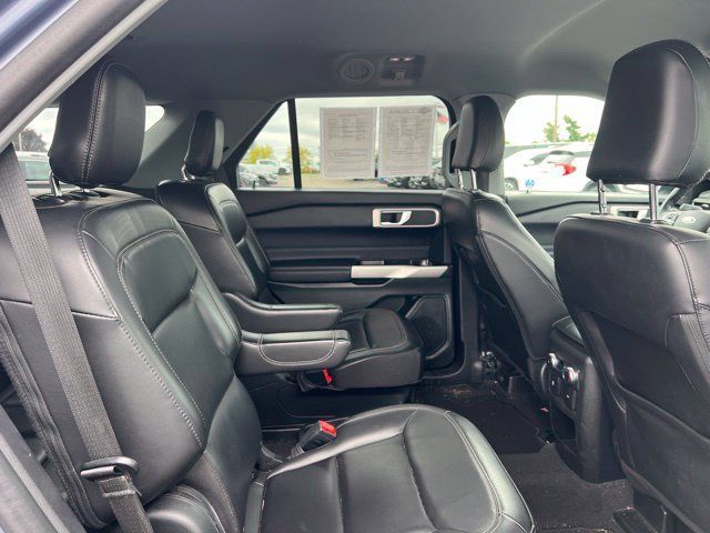 Used 2021 Ford Explorer XLT w/ Equipment Group 202A AWD/4WD image 13