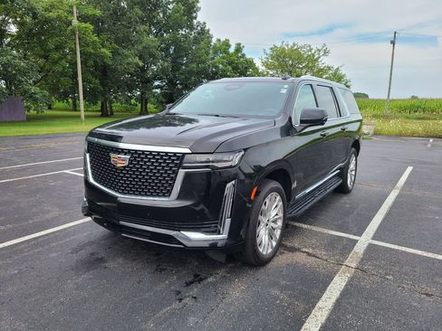 Used 2023 Cadillac Escalade ESV Premium Luxury AWD/4WD image 3