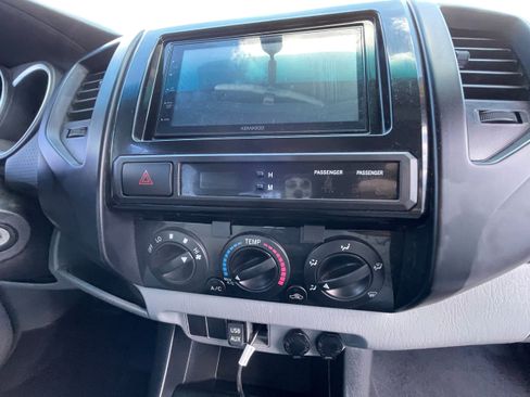 Used 2012 Toyota Tacoma PreRunner image 17