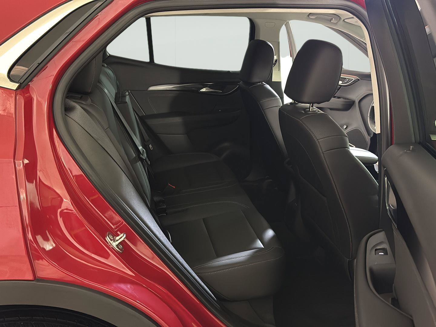 Certified 2025 Buick Envision Preferred AWD/4WD image 17