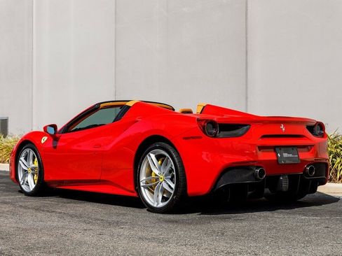 Used 2019 Ferrari 488 Spider image 3