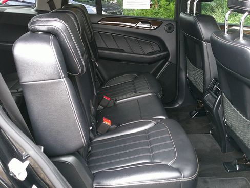 Used 2015 Mercedes-Benz GL 450 4MATIC image 54