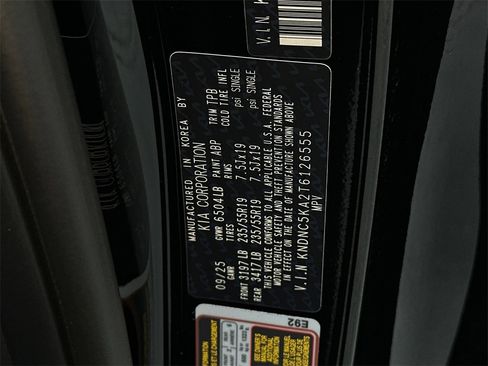 New 2026 Kia Carnival EX image 29