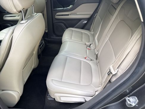 Used 2020 Lincoln Corsair FWD w/ Premium Package image 20