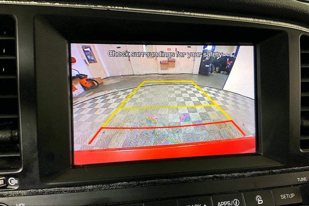 Used 2017 Hyundai Elantra Limited FWD image 19