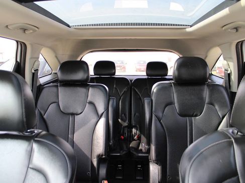 Used 2022 Kia Sorento S w/ Panoramic Sunroof Package image 18