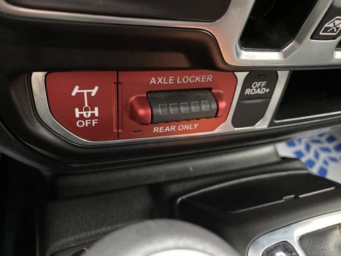 Used 2021 Jeep Gladiator Mojave w/ Cold Weather Group image 30