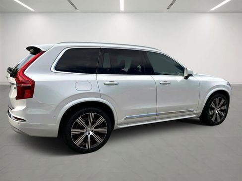 Used 2022 Volvo XC90 T6 Inscription w/ Climate Package image 4