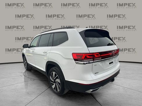 Used 2025 Volkswagen Atlas SE image 3