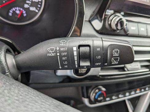 Used 2021 Kia Seltos SX w/ SX Sunroof Package image 26