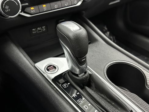 Used 2025 Nissan Altima 2.5 SV image 15