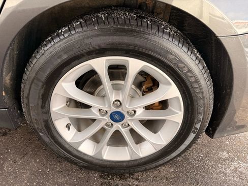 Used 2020 Ford Fusion SE image 41