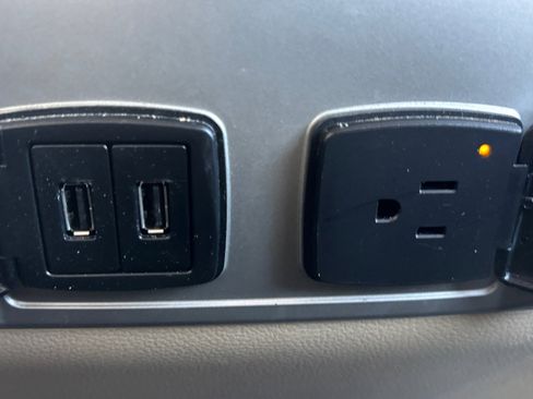 Used 2017 Ford F150 Lariat image 6