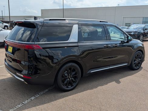 Used 2024 Kia Carnival SX Prestige FWD image 5