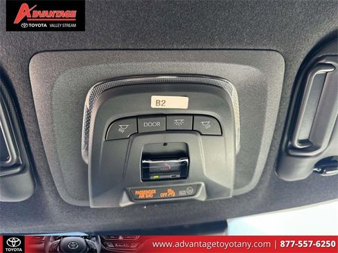 Used 2025 Toyota Corolla FX image 37