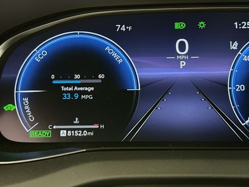 Used 2024 Toyota Venza Limited image 13